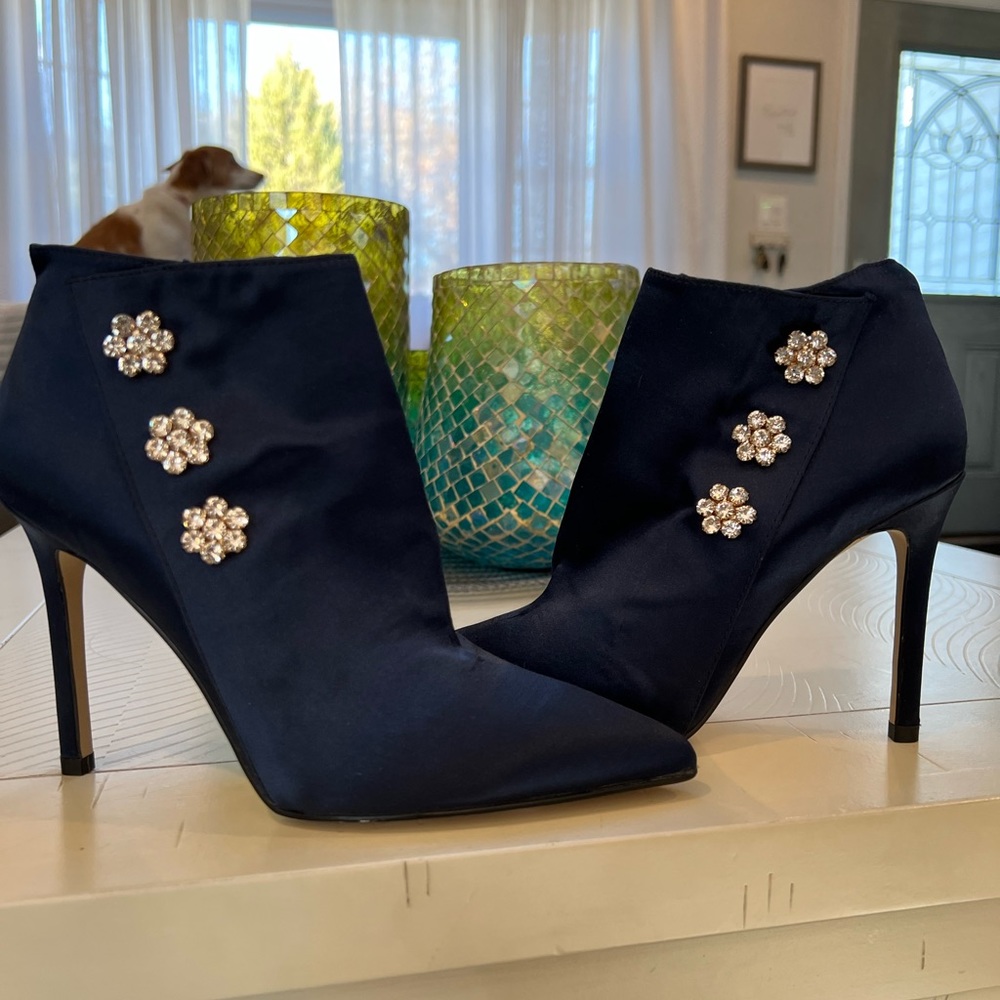Brand New Neiman Marcus Navy Blue Satin & Rhinestone Booties! Super Gorg!💙💙💙